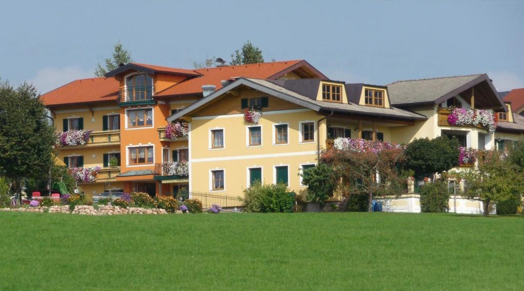 Ferienhotel Herzog Neumarkt am Wallersee Luaran gambar
