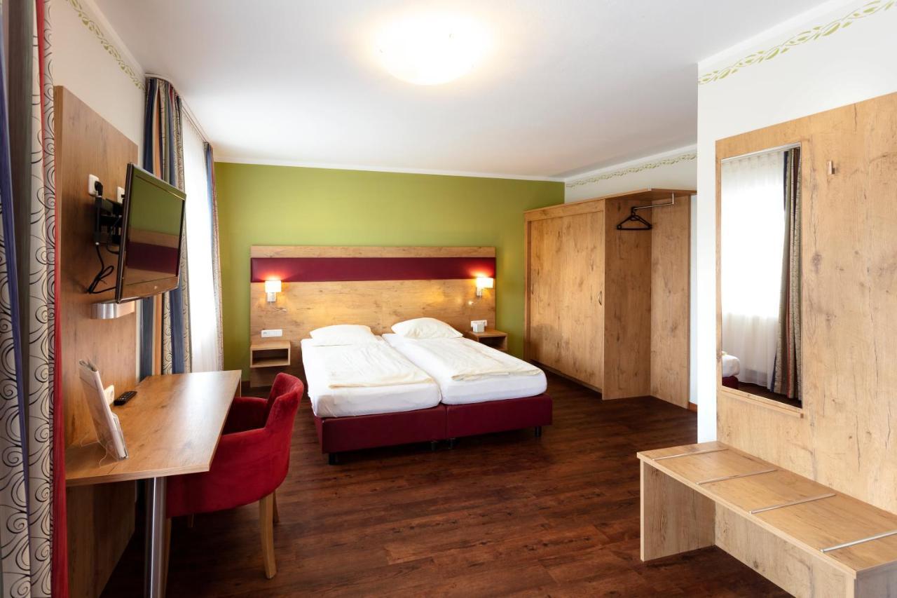 Ferienhotel Herzog Neumarkt am Wallersee Luaran gambar